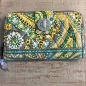 Large twist close Vera Bradley wallet